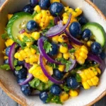 Erfrischender Heidelbeer-Mais-Salat mit frischen Zutaten