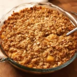 Leckeres Apfelcrumble mit frischen Äpfeln und knuspriger Streuselkruste