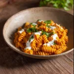 Cremige Gemüsesoße auf Nudeln, gesund und lecker zubereitet.