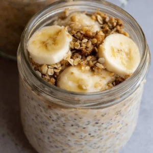Übernacht Haferflocken mit braunem Zucker in einer Schüssel